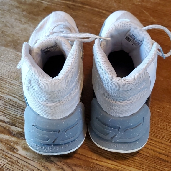 Under Armour Shoes - Picture 3 of 8